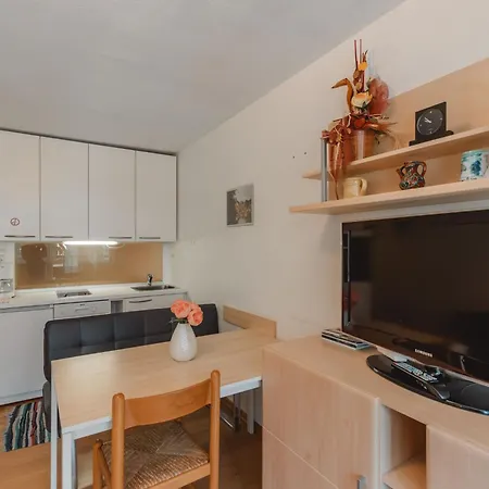 Apartment Haus Achenstrasse-2 By Interhome *